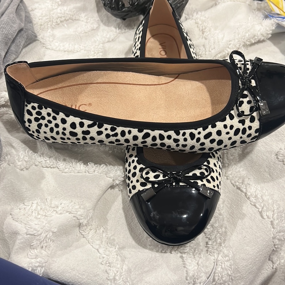 Vionic flats - Picture 2 of 2